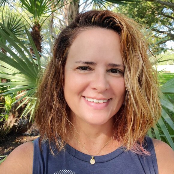 Meet your Posher, Holli - Picture 1 of 1